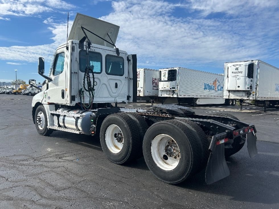 Day Cab Tractor-Heavy Duty Tractors-Freightliner-2021-T12664ST-Indianapolis-IN-318,833\n\t\tmiles-$ 61,250 - Image 5