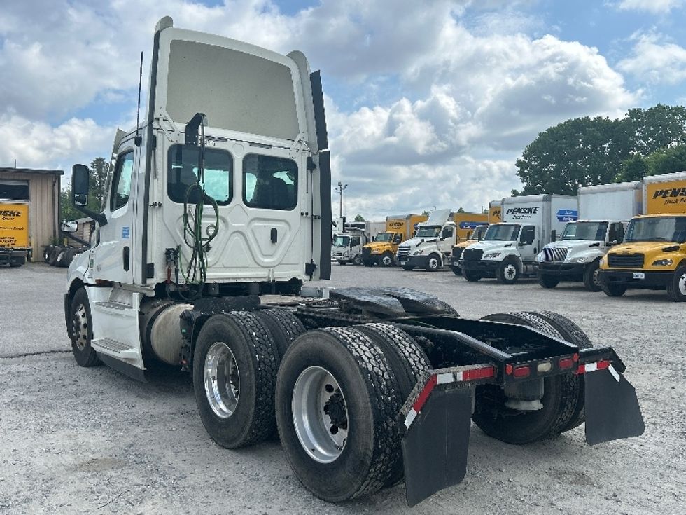Day Cab Tractor-Heavy Duty Tractors-Freightliner-2021-T12664ST-Jackson-TN-166,438\n\t\tmiles-$ 74,500 - Image 5
