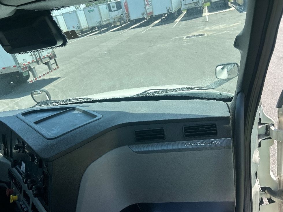 Day Cab Tractor-Heavy Duty Tractors-Freightliner-2021-T12664ST-Jacksonville-FL-534,970\n\t\tmiles-$ 44,750 - Image 13