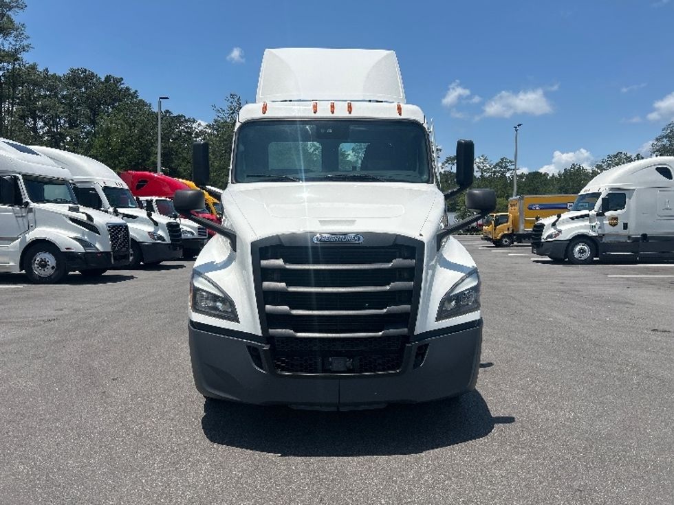 Day Cab Tractor-Heavy Duty Tractors-Freightliner-2021-T12664ST-Jacksonville-FL-534,970\n\t\tmiles-$ 44,750 - Image 2