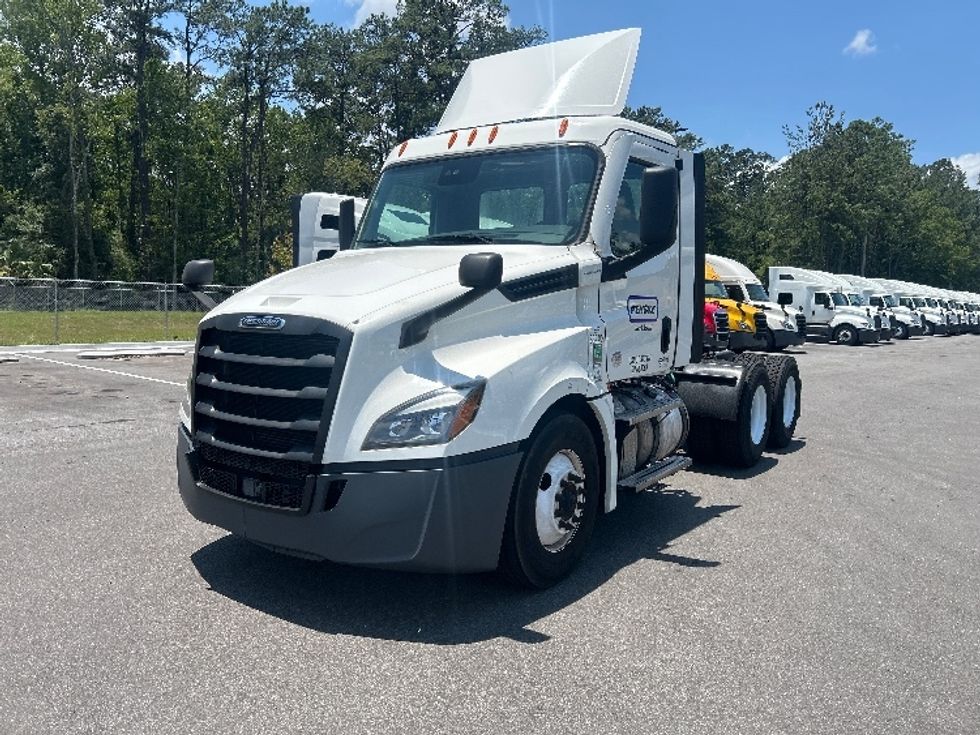 Day Cab Tractor-Heavy Duty Tractors-Freightliner-2021-T12664ST-Jacksonville-FL-534,970\n\t\tmiles-$ 44,750 - Image 3