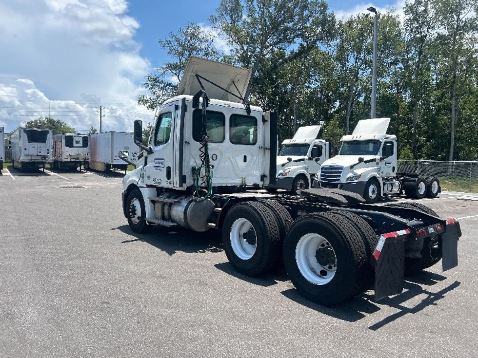 Day Cab Tractor-Heavy Duty Tractors-Freightliner-2021-T12664ST-Jacksonville-FL-534,970\n\t\tmiles-$ 44,750 - Image 5