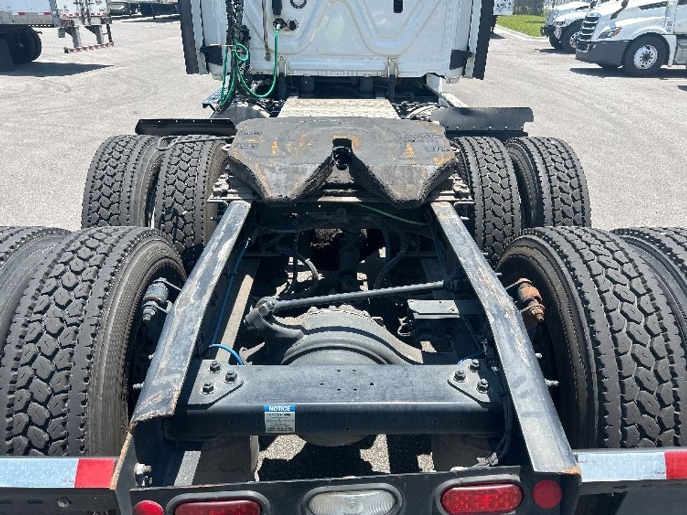 Day Cab Tractor-Heavy Duty Tractors-Freightliner-2021-T12664ST-Jacksonville-FL-534,970\n\t\tmiles-$ 44,750 - Image 6