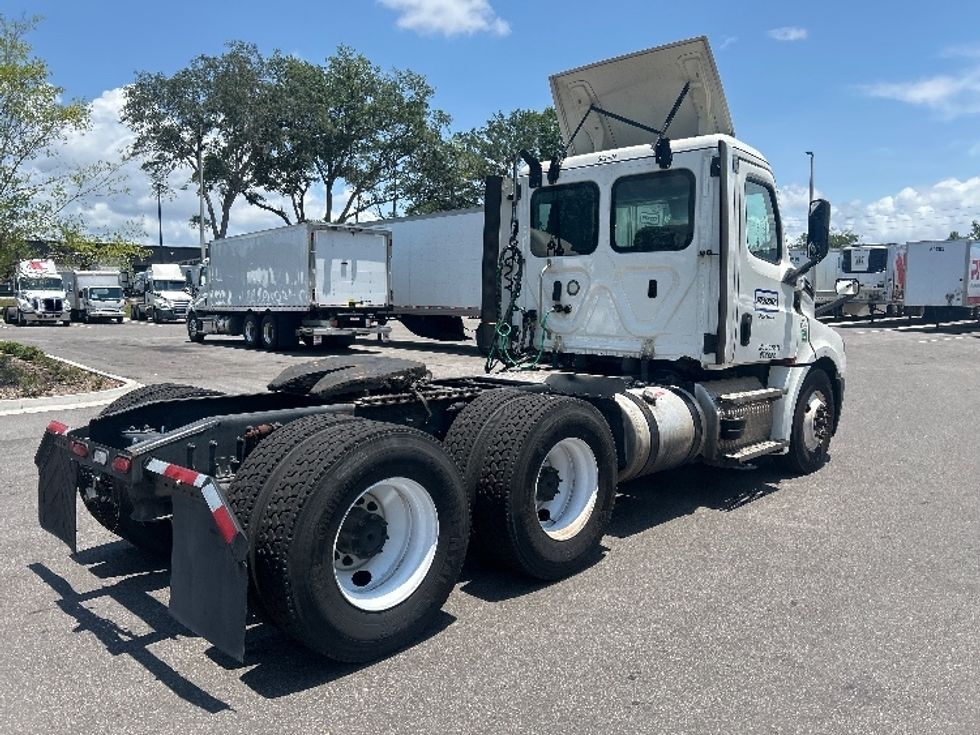 Day Cab Tractor-Heavy Duty Tractors-Freightliner-2021-T12664ST-Jacksonville-FL-534,970\n\t\tmiles-$ 44,750 - Image 7