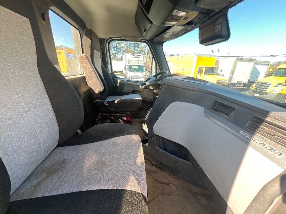 Day Cab Tractor-Heavy Duty Tractors-Freightliner-2021-T12664ST-Jessup-MD-192,308\n\t\tmiles-$ 65,500 - Image 14