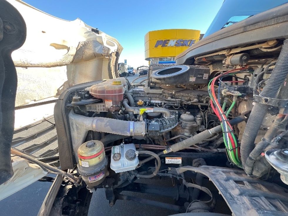 Day Cab Tractor-Heavy Duty Tractors-Freightliner-2021-T12664ST-Jessup-MD-192,308\n\t\tmiles-$ 65,500 - Image 15