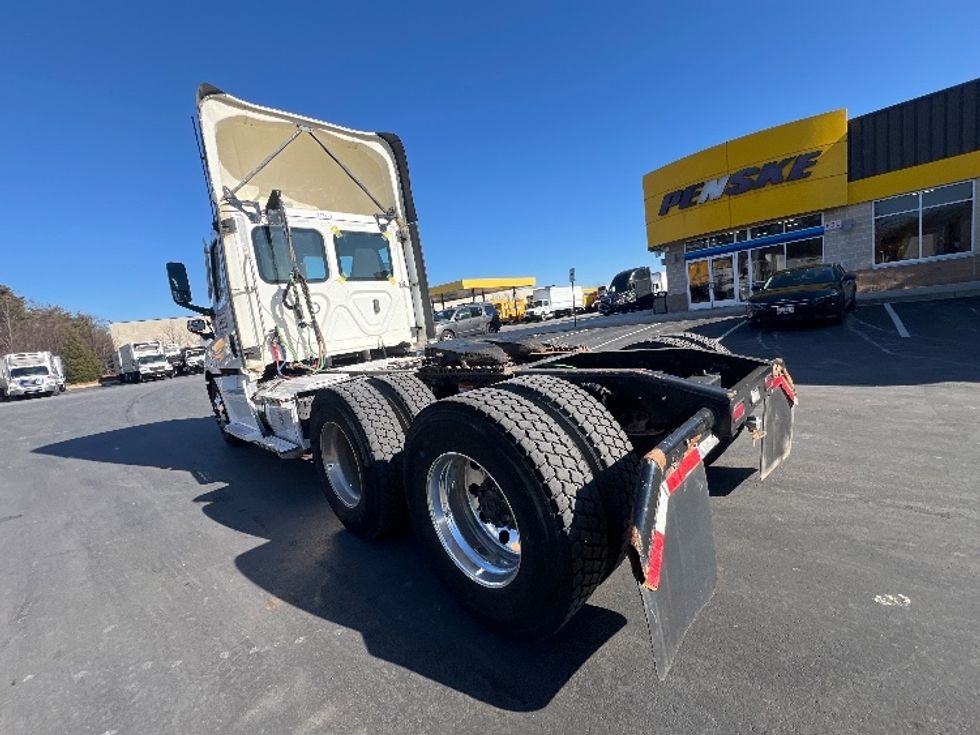 Day Cab Tractor-Heavy Duty Tractors-Freightliner-2021-T12664ST-Jessup-MD-192,308\n\t\tmiles-$ 65,500 - Image 17