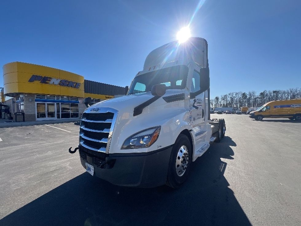 Day Cab Tractor-Heavy Duty Tractors-Freightliner-2021-T12664ST-Jessup-MD-192,308\n\t\tmiles-$ 65,500 - Image 3