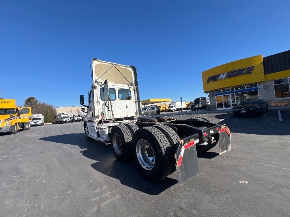 Day Cab Tractor-Heavy Duty Tractors-Freightliner-2021-T12664ST-Jessup-MD-192,308\n\t\tmiles-$ 65,500 - Image 5