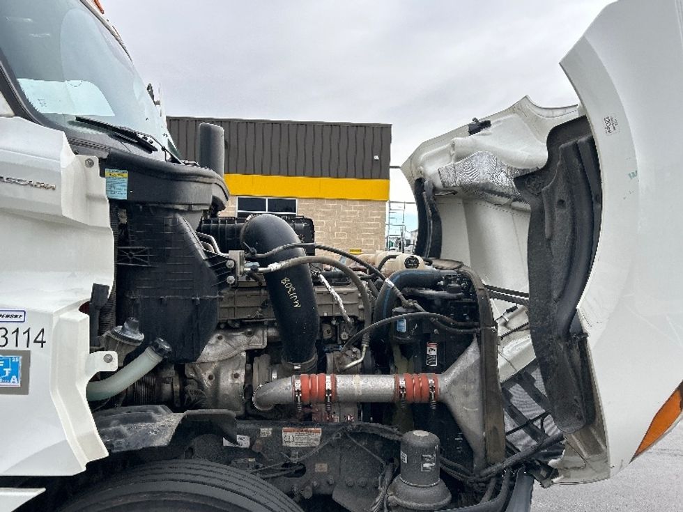 Day Cab Tractor-Heavy Duty Tractors-Freightliner-2021-T12664ST-Jessup-MD-277,466\n\t\tmiles-$ 55,250 - Image 15