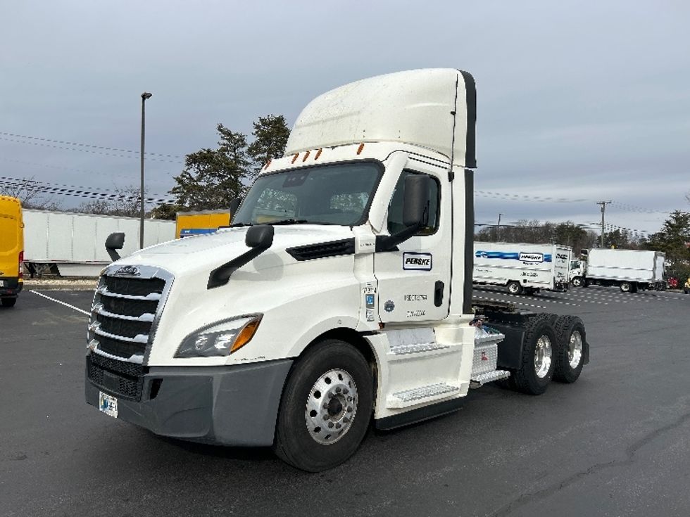 Day Cab Tractor-Heavy Duty Tractors-Freightliner-2021-T12664ST-Jessup-MD-277,466\n\t\tmiles-$ 55,250 - Image 3