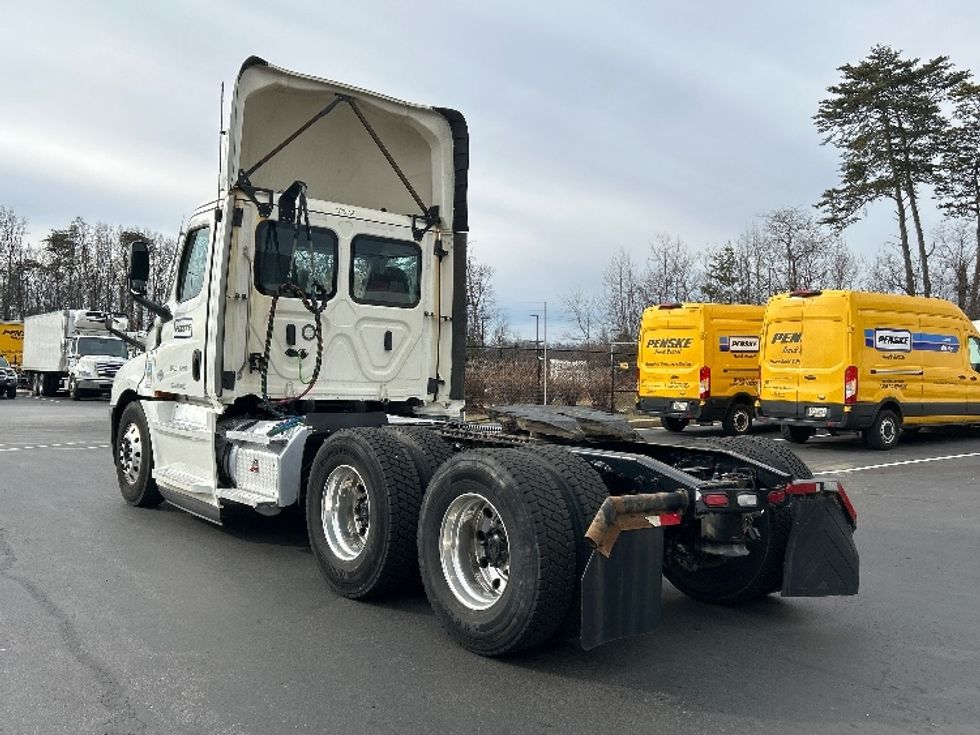 Day Cab Tractor-Heavy Duty Tractors-Freightliner-2021-T12664ST-Jessup-MD-277,466\n\t\tmiles-$ 55,250 - Image 5