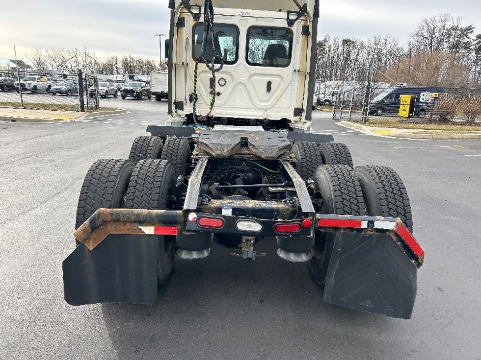Day Cab Tractor-Heavy Duty Tractors-Freightliner-2021-T12664ST-Jessup-MD-277,466\n\t\tmiles-$ 55,250 - Image 6