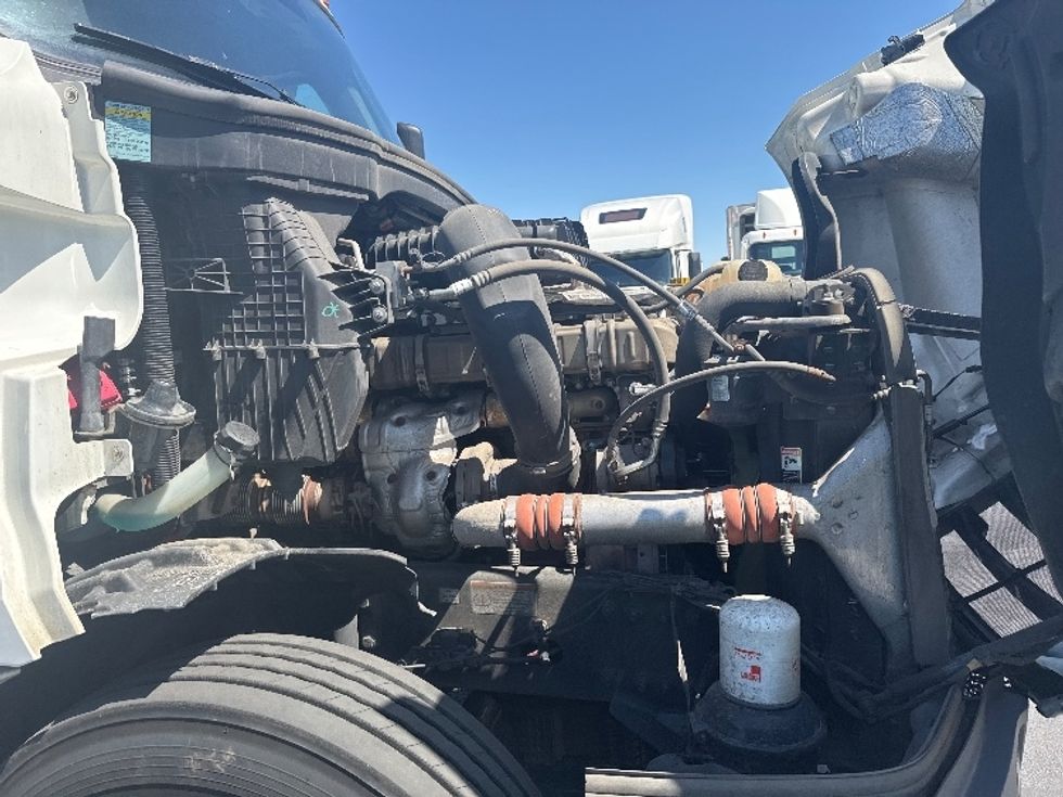 Day Cab Tractor-Heavy Duty Tractors-Freightliner-2021-T12664ST-Jessup-MD-308,349\n\t\tmiles-$ 62,500 - Image 15