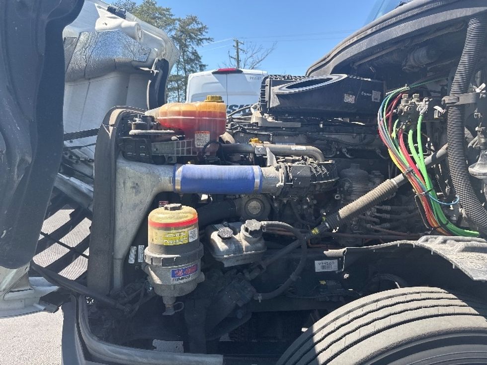 Day Cab Tractor-Heavy Duty Tractors-Freightliner-2021-T12664ST-Jessup-MD-308,349\n\t\tmiles-$ 62,500 - Image 16