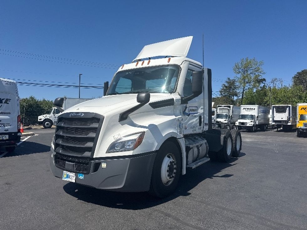 Day Cab Tractor-Heavy Duty Tractors-Freightliner-2021-T12664ST-Jessup-MD-308,349\n\t\tmiles-$ 62,500 - Image 3