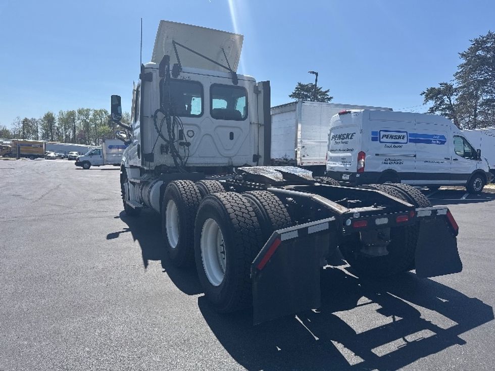 Day Cab Tractor-Heavy Duty Tractors-Freightliner-2021-T12664ST-Jessup-MD-308,349\n\t\tmiles-$ 62,500 - Image 5