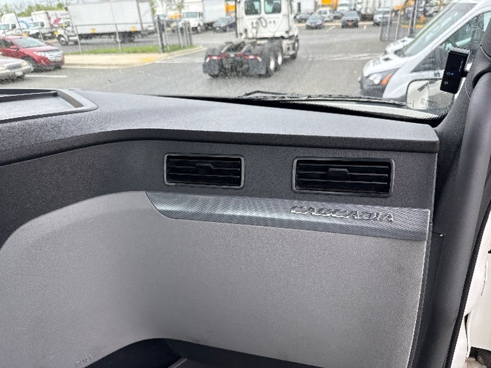 Day Cab Tractor-Heavy Duty Tractors-Freightliner-2021-T12664ST-Jessup-MD-502,774\n\t\tmiles-$ 46,500 - Image 13