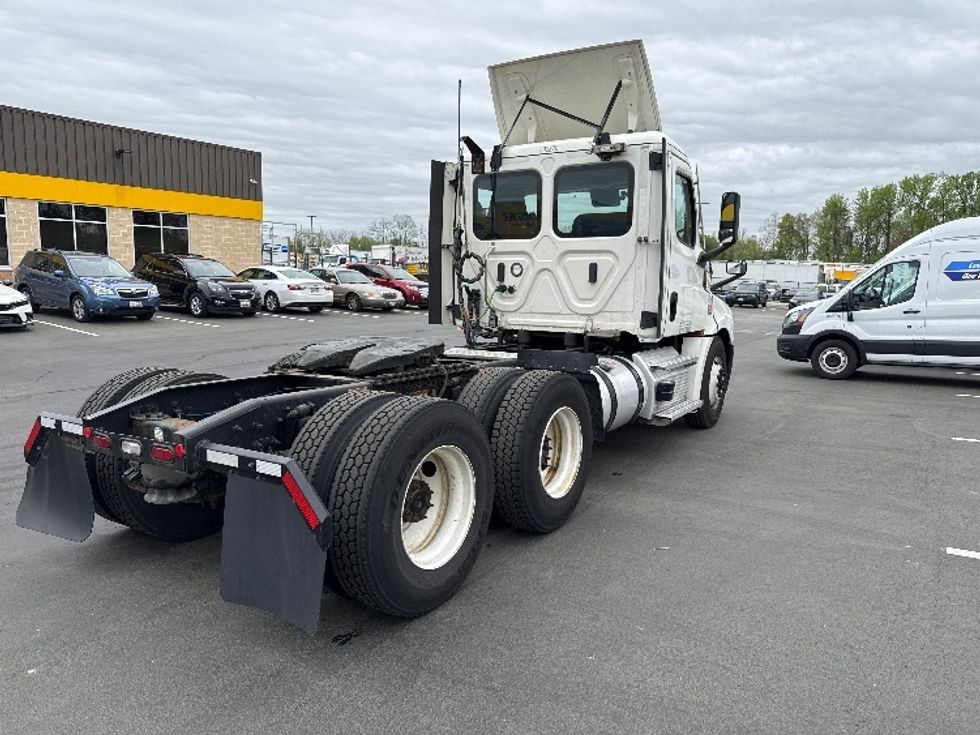 Day Cab Tractor-Heavy Duty Tractors-Freightliner-2021-T12664ST-Jessup-MD-502,774\n\t\tmiles-$ 46,500 - Image 7