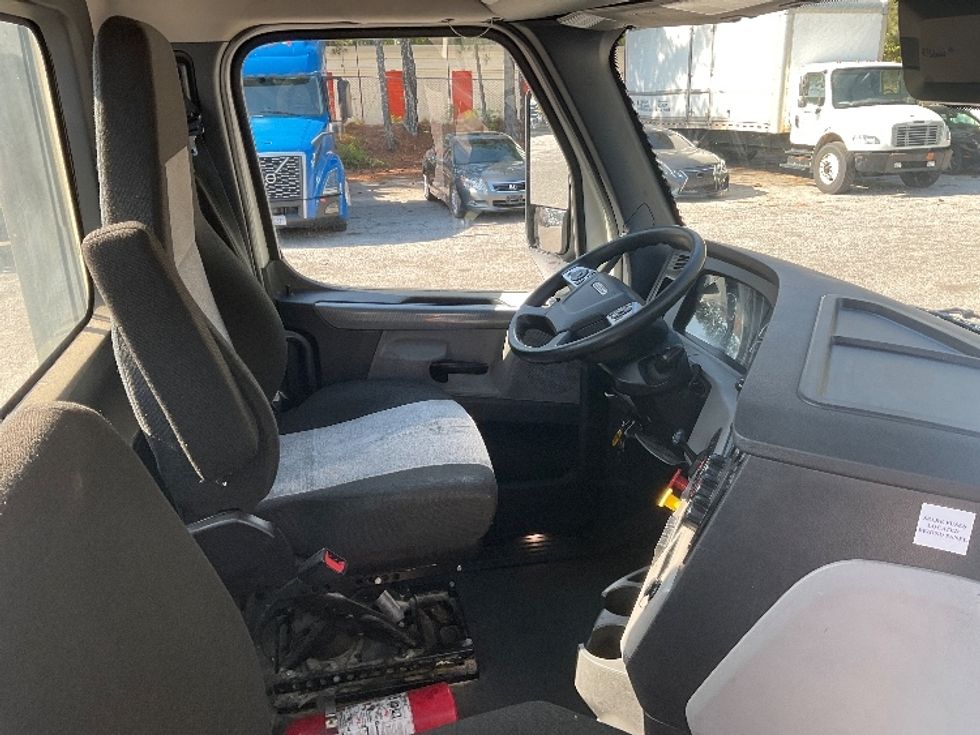 Day Cab Tractor-Heavy Duty Tractors-Freightliner-2021-T12664ST-Jonesboro-GA-527,427\n\t\tmiles-$ 48,500 - Image 14