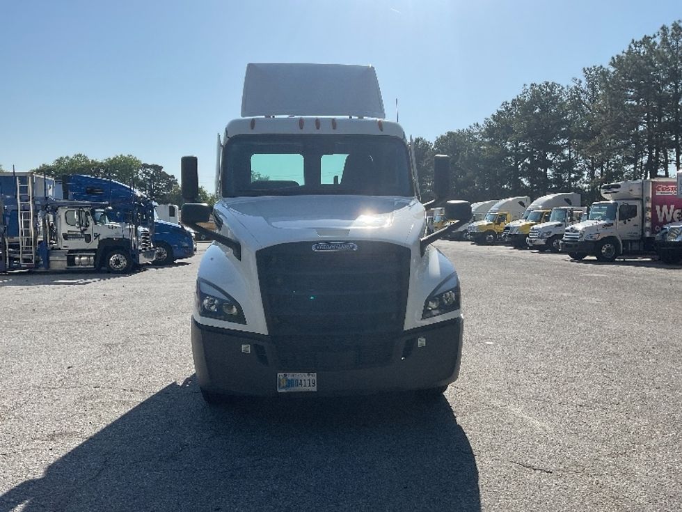Day Cab Tractor-Heavy Duty Tractors-Freightliner-2021-T12664ST-Jonesboro-GA-527,427\n\t\tmiles-$ 48,500 - Image 2