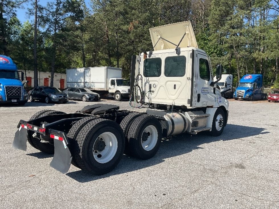 Day Cab Tractor-Heavy Duty Tractors-Freightliner-2021-T12664ST-Jonesboro-GA-527,427\n\t\tmiles-$ 48,500 - Image 7