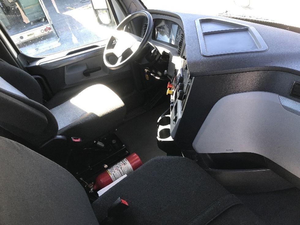 Day Cab Tractor-Heavy Duty Tractors-Freightliner-2021-T12664ST-Jurupa Valley-CA-232,057\n\t\tmiles-$ 82,250 - Image 14