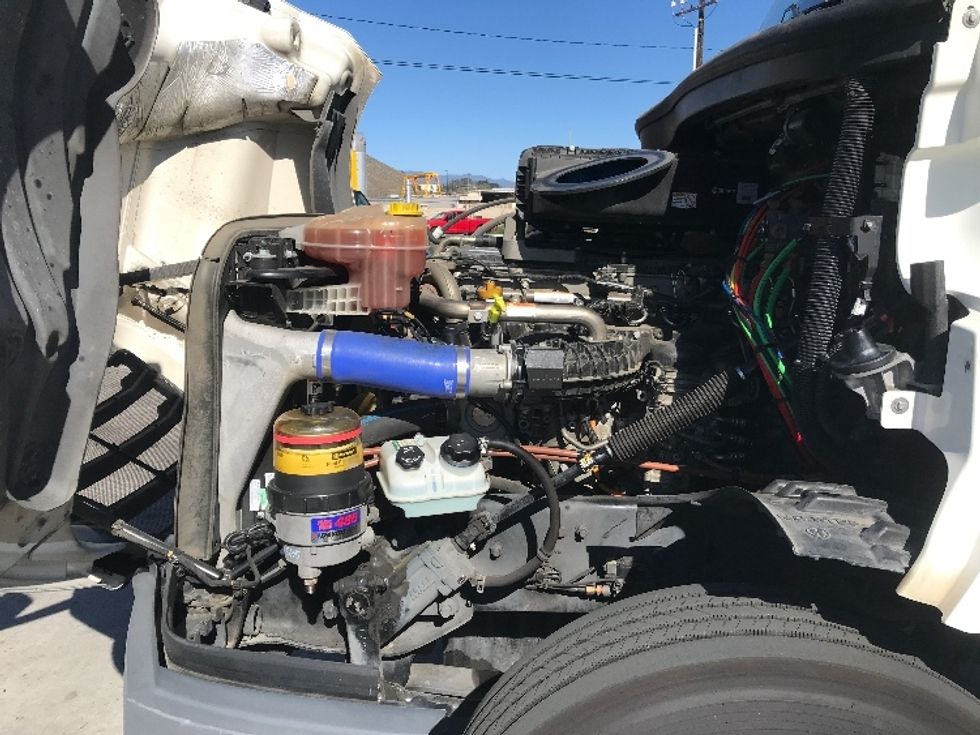 Day Cab Tractor-Heavy Duty Tractors-Freightliner-2021-T12664ST-Jurupa Valley-CA-232,057\n\t\tmiles-$ 82,250 - Image 16