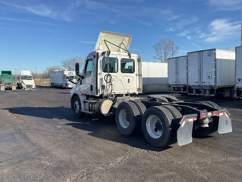 Day Cab Tractor-Heavy Duty Tractors-Freightliner-2021-T12664ST-Kansas City-MO-201,796\n\t\tmiles-$ 71,750 - Image 5