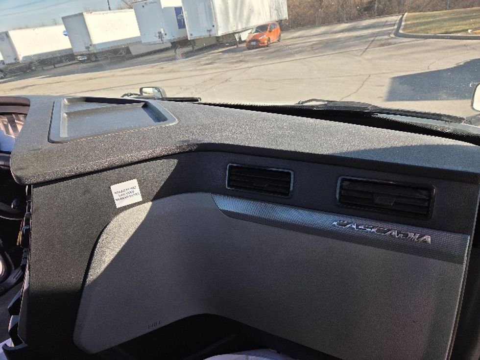 Day Cab Tractor-Heavy Duty Tractors-Freightliner-2021-T12664ST-Kansas City-MO-260,458\n\t\tmiles-$ 66,750 - Image 13