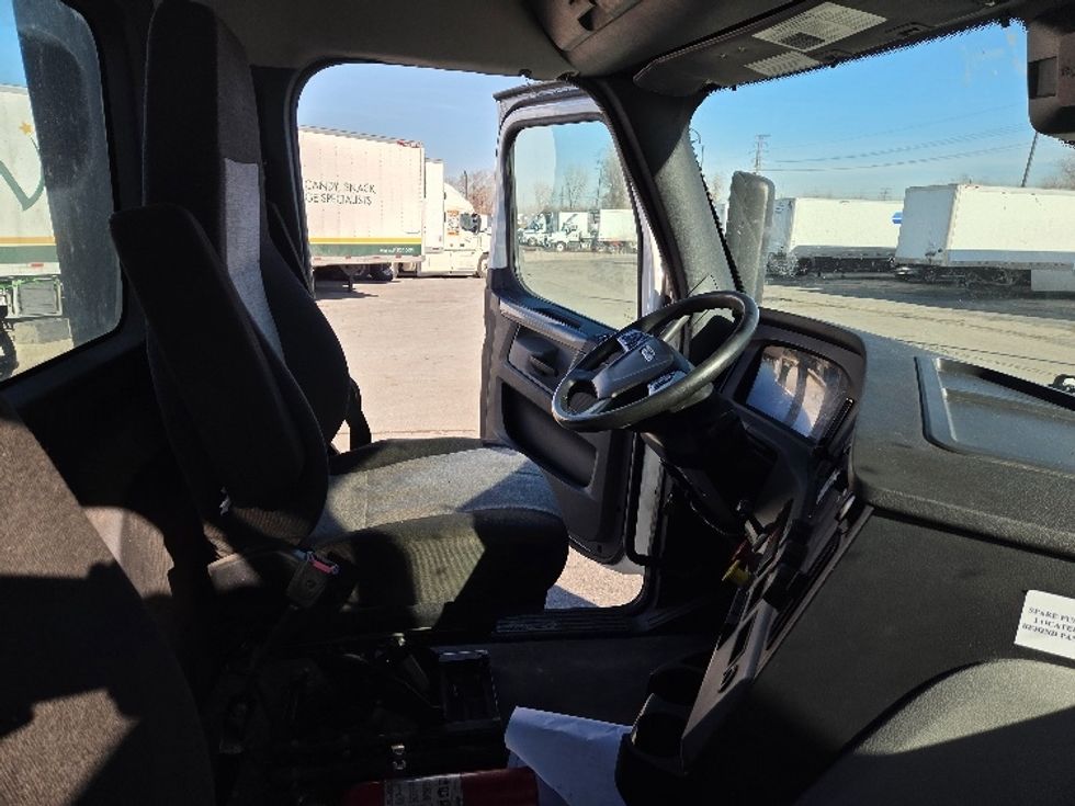 Day Cab Tractor-Heavy Duty Tractors-Freightliner-2021-T12664ST-Kansas City-MO-260,458\n\t\tmiles-$ 66,750 - Image 14