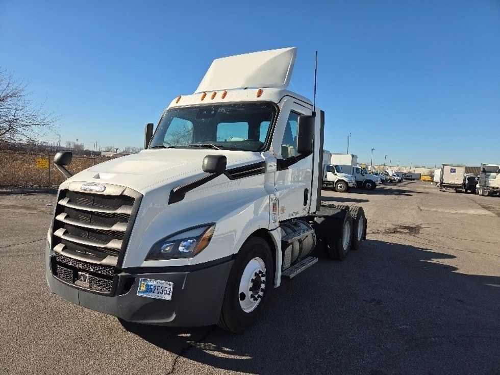 Day Cab Tractor-Heavy Duty Tractors-Freightliner-2021-T12664ST-Kansas City-MO-260,458\n\t\tmiles-$ 66,750 - Image 3