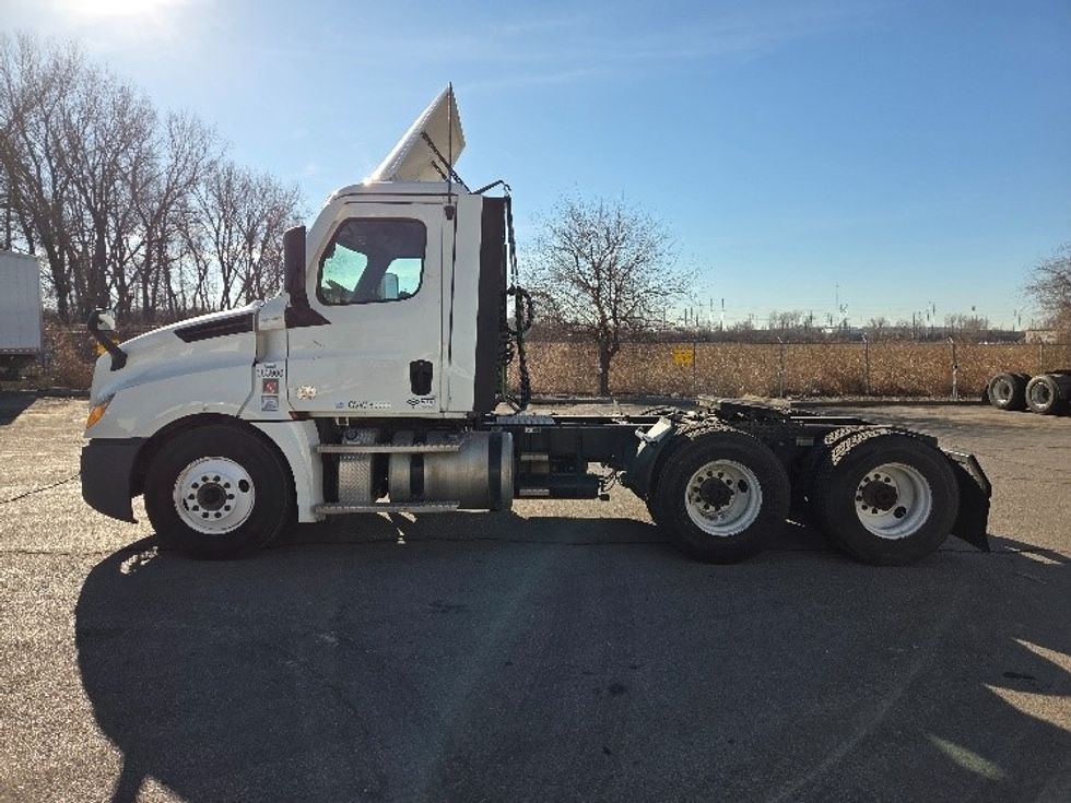 Day Cab Tractor-Heavy Duty Tractors-Freightliner-2021-T12664ST-Kansas City-MO-260,458\n\t\tmiles-$ 66,750 - Image 4