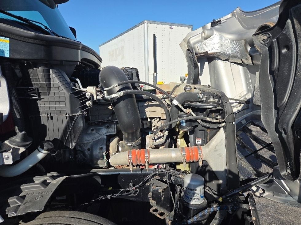 Day Cab Tractor-Heavy Duty Tractors-Freightliner-2021-T12664ST-Kansas City-MO-339,615\n\t\tmiles-$ 64,250 - Image 15