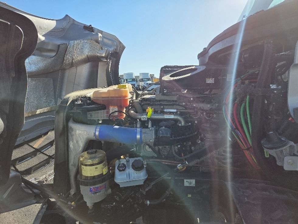 Day Cab Tractor-Heavy Duty Tractors-Freightliner-2021-T12664ST-Kansas City-MO-339,615\n\t\tmiles-$ 64,250 - Image 16