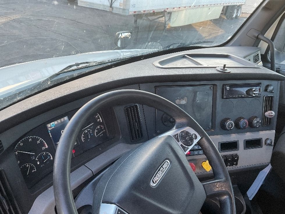 Day Cab Tractor-Heavy Duty Tractors-Freightliner-2021-T12664ST-Kansas City-MO-340,150\n\t\tmiles-$ 60,750 - Image 10