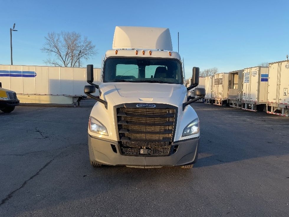 Day Cab Tractor-Heavy Duty Tractors-Freightliner-2021-T12664ST-Kansas City-MO-340,150\n\t\tmiles-$ 60,750 - Image 2