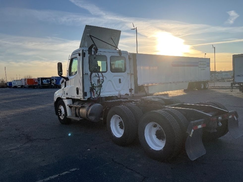 Day Cab Tractor-Heavy Duty Tractors-Freightliner-2021-T12664ST-Kansas City-MO-340,150\n\t\tmiles-$ 60,750 - Image 5