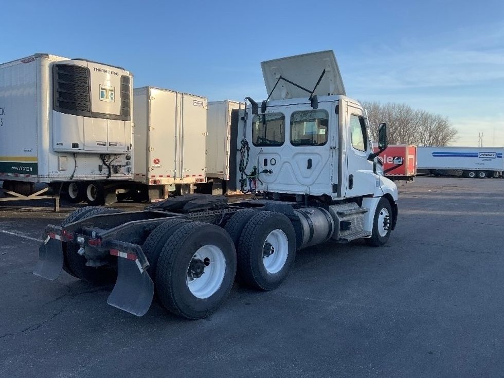 Day Cab Tractor-Heavy Duty Tractors-Freightliner-2021-T12664ST-Kansas City-MO-340,150\n\t\tmiles-$ 60,750 - Image 7