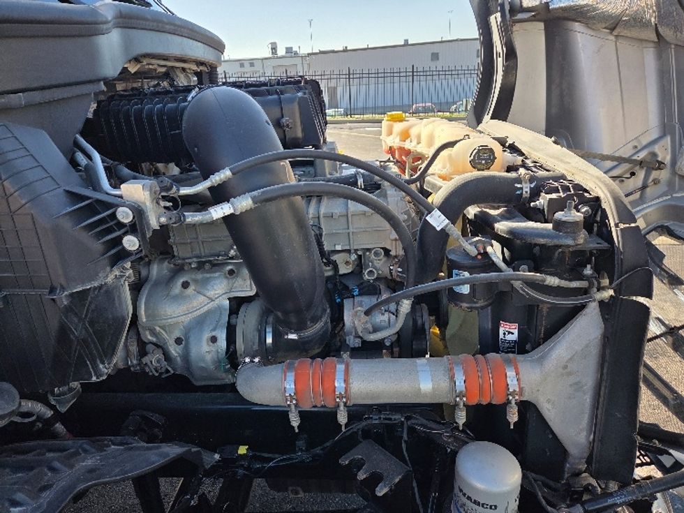 Day Cab Tractor-Heavy Duty Tractors-Freightliner-2021-T12664ST-Kansas City-MO-360,959\n\t\tmiles-$ 62,500 - Image 15