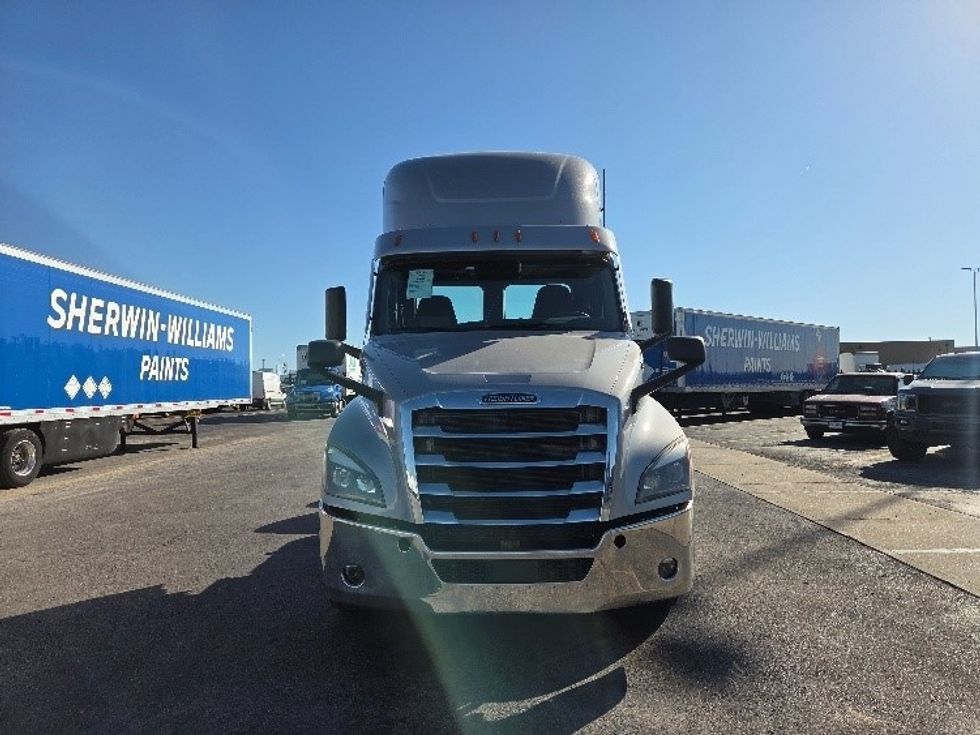 Day Cab Tractor-Heavy Duty Tractors-Freightliner-2021-T12664ST-Kansas City-MO-360,959\n\t\tmiles-$ 62,500 - Image 2