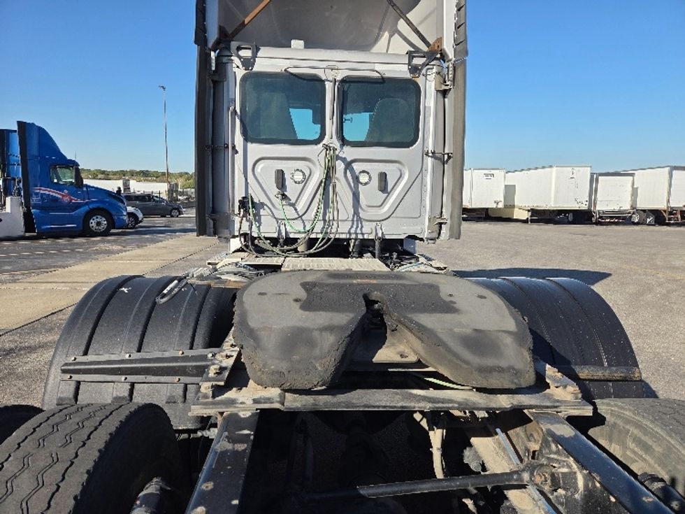 Day Cab Tractor-Heavy Duty Tractors-Freightliner-2021-T12664ST-Kansas City-MO-360,959\n\t\tmiles-$ 62,500 - Image 6