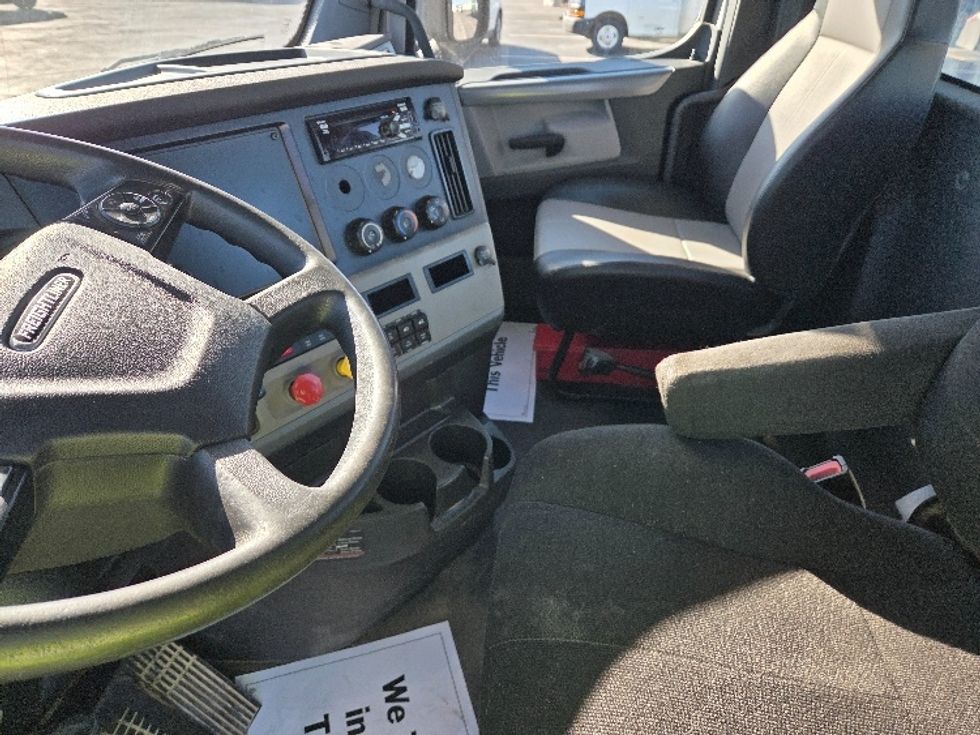 Day Cab Tractor-Heavy Duty Tractors-Freightliner-2021-T12664ST-Kansas City-MO-361,857\n\t\tmiles-$ 62,500 - Image 10