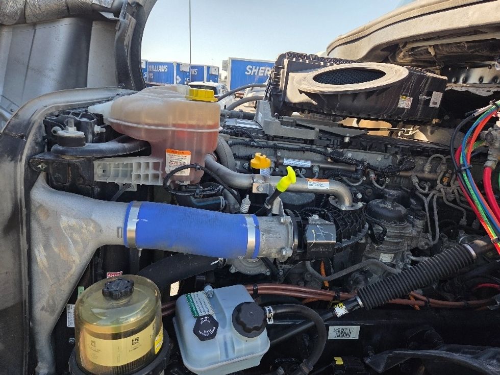 Day Cab Tractor-Heavy Duty Tractors-Freightliner-2021-T12664ST-Kansas City-MO-361,857\n\t\tmiles-$ 62,500 - Image 16