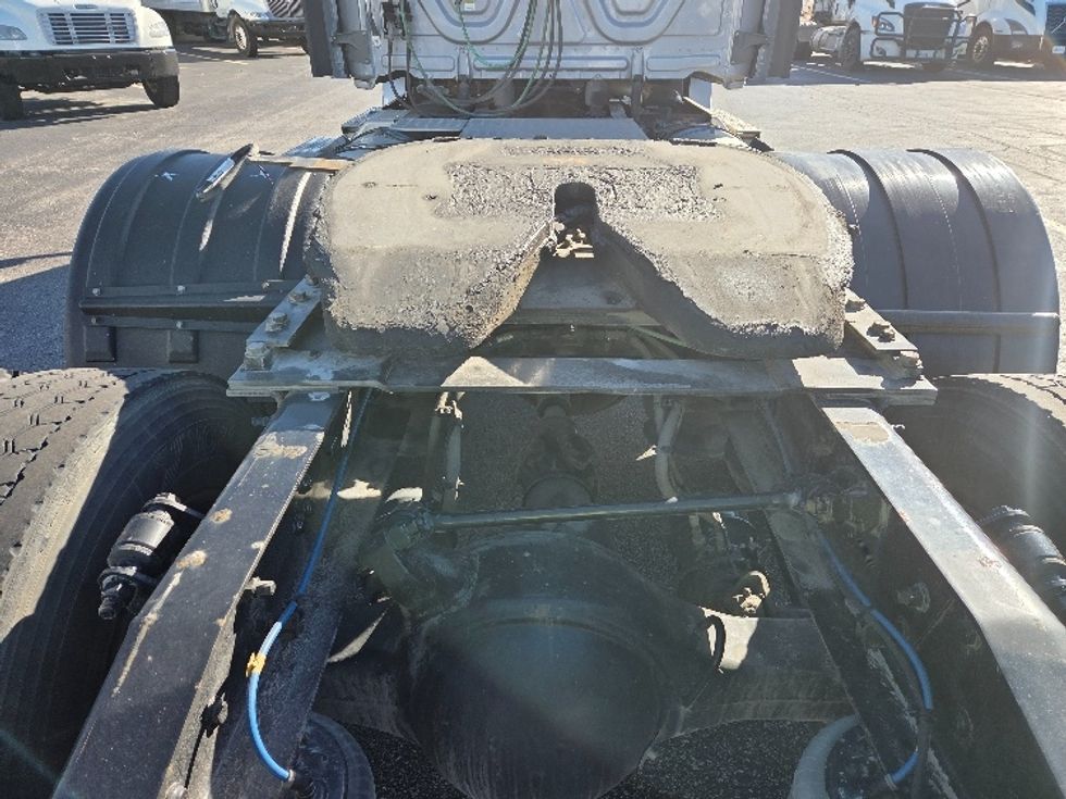 Day Cab Tractor-Heavy Duty Tractors-Freightliner-2021-T12664ST-Kansas City-MO-361,857\n\t\tmiles-$ 62,500 - Image 6