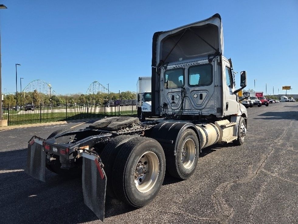 Day Cab Tractor-Heavy Duty Tractors-Freightliner-2021-T12664ST-Kansas City-MO-361,857\n\t\tmiles-$ 62,500 - Image 7
