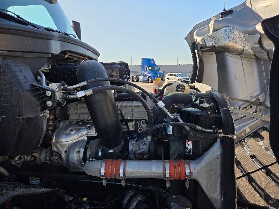 Day Cab Tractor-Heavy Duty Tractors-Freightliner-2021-T12664ST-Kansas City-MO-361,858\n\t\tmiles-$ 62,500 - Image 15