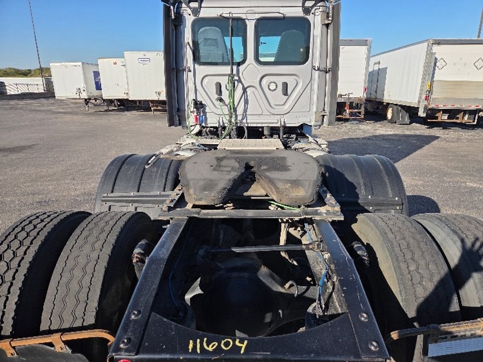 Day Cab Tractor-Heavy Duty Tractors-Freightliner-2021-T12664ST-Kansas City-MO-361,858\n\t\tmiles-$ 62,500 - Image 6