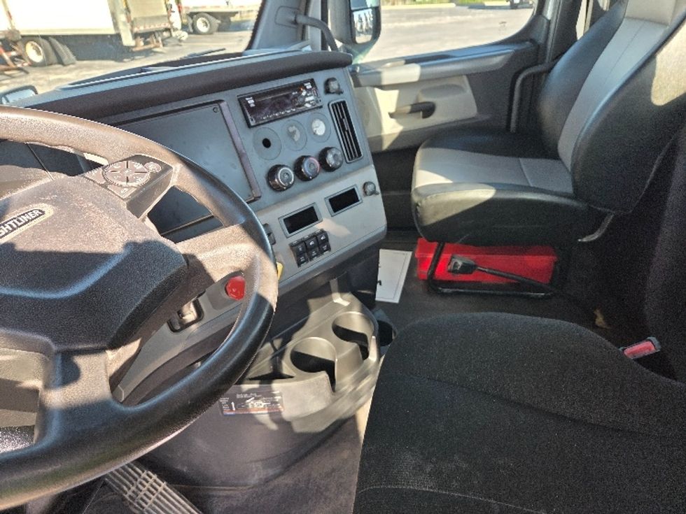 Day Cab Tractor-Heavy Duty Tractors-Freightliner-2021-T12664ST-Kansas City-MO-408,482\n\t\tmiles-$ 57,750 - Image 10