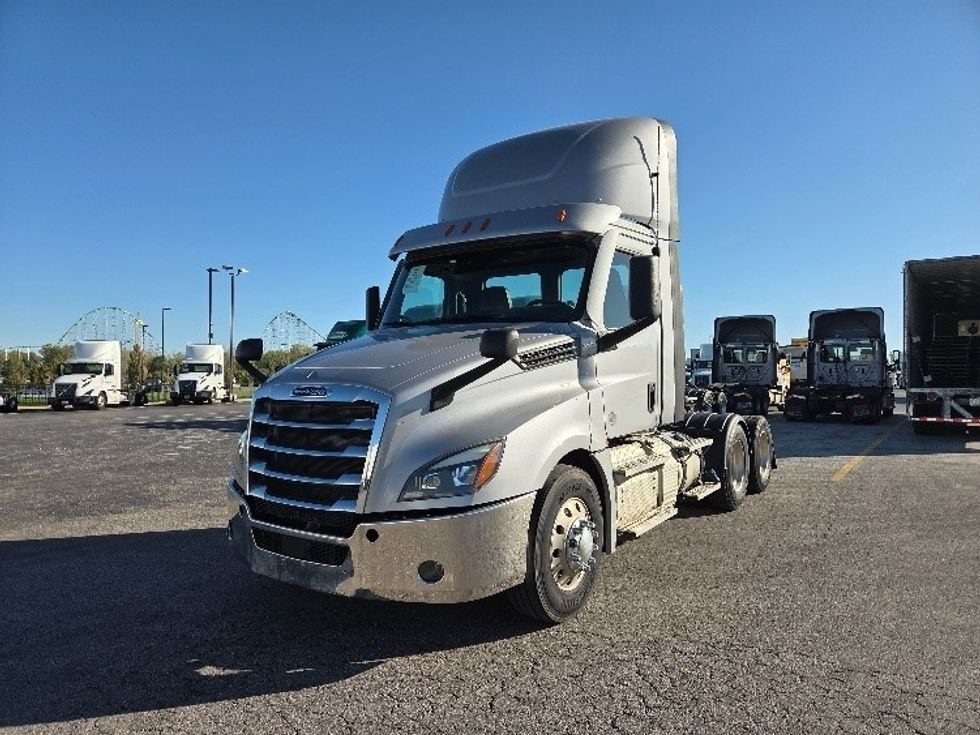 Day Cab Tractor-Heavy Duty Tractors-Freightliner-2021-T12664ST-Kansas City-MO-408,482\n\t\tmiles-$ 57,750 - Image 3